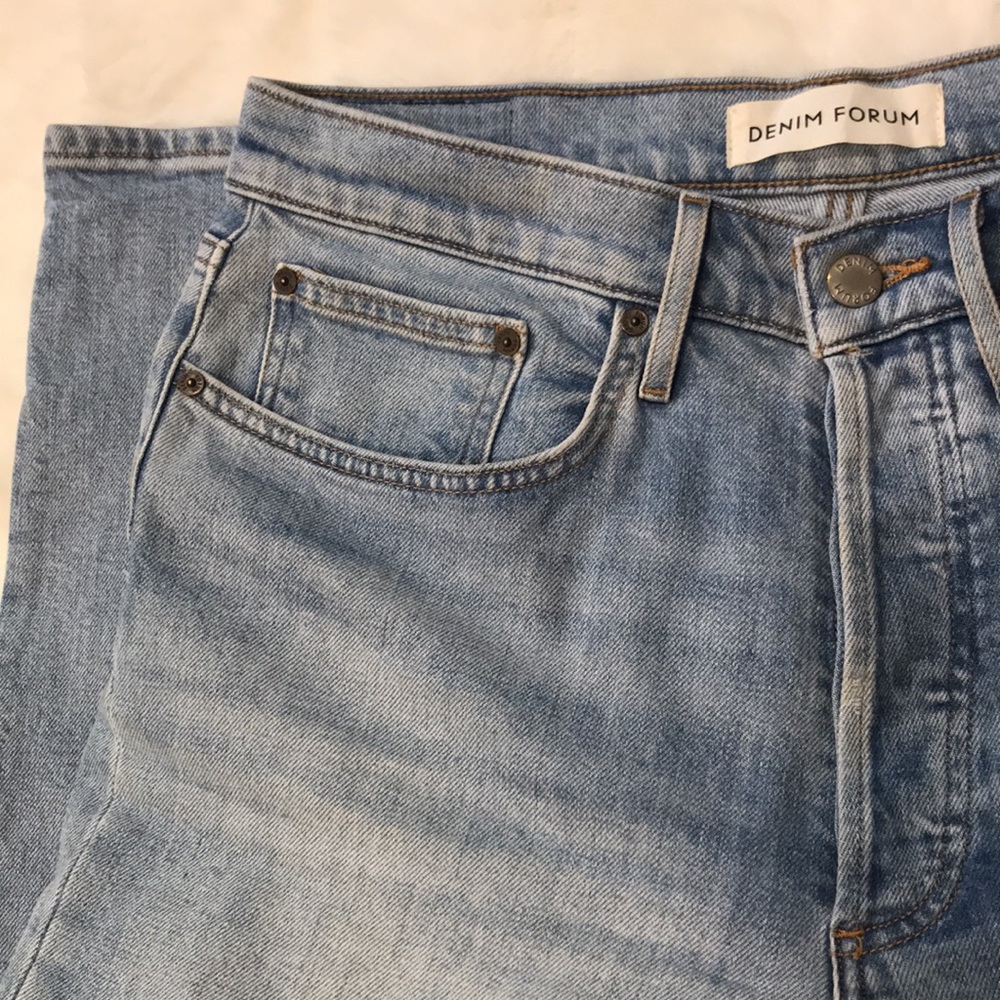 Aritzia Denim Forum 31W 28L Light Wash Arlo Jeans